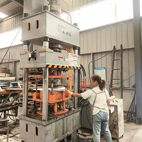 200噸封頭液壓機(jī)